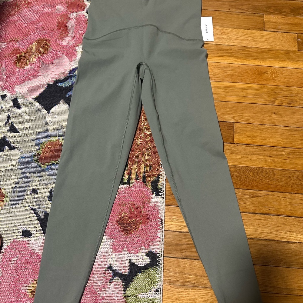 Spanx “clover” green booty boost leggings